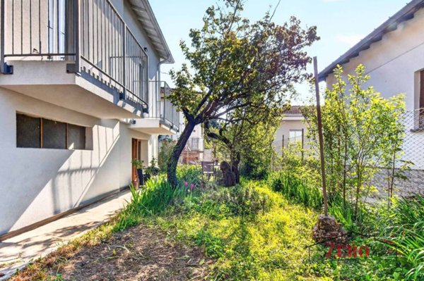casa indipendente in vendita a Como in zona Camerlata