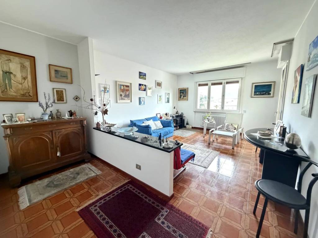 appartamento in vendita a Como in zona Breccia
