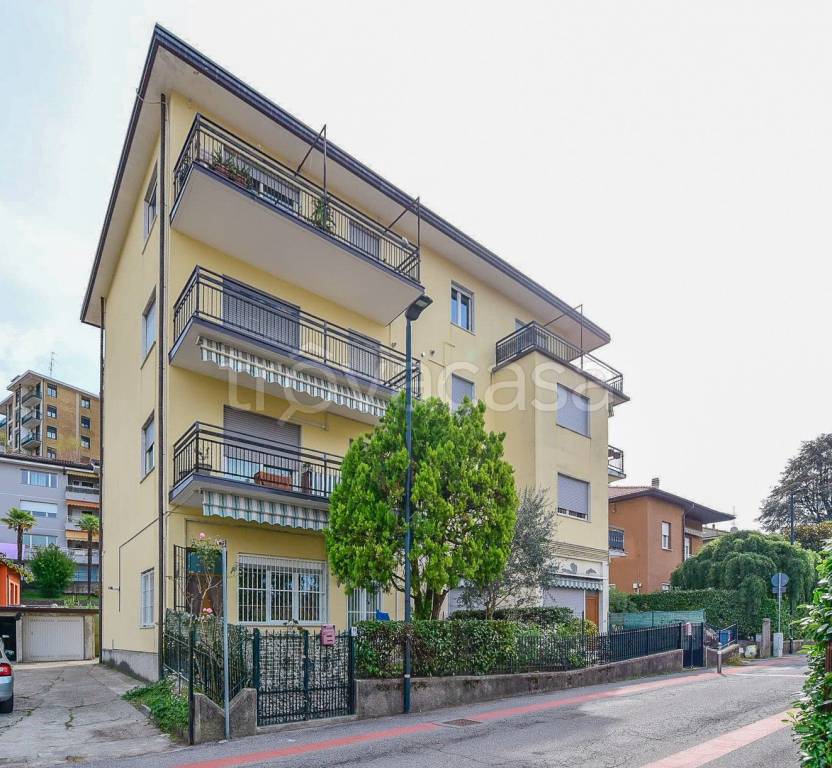 appartamento in vendita a Como in zona Sagnino