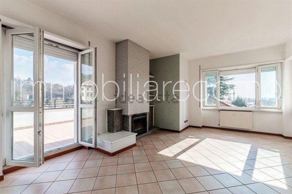appartamento in vendita a Como in zona Albate