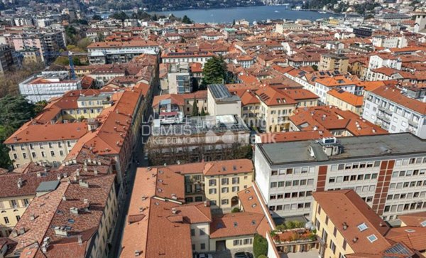 appartamento in vendita a Como in zona Piazza Volta
