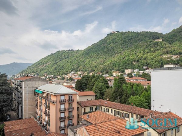 appartamento in vendita a Como in zona Borghi
