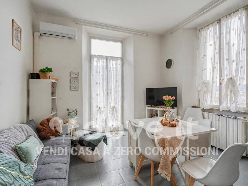 appartamento in vendita a Como in zona Borghi