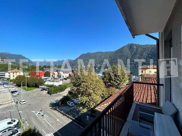 appartamento in vendita a Como in zona Tavernola