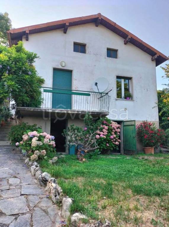 casa indipendente in vendita a Como in zona Civiglio