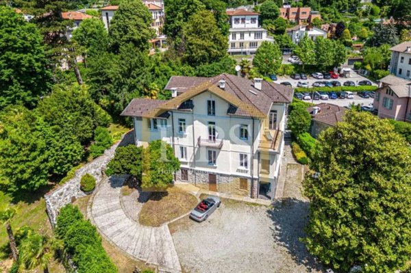 casa indipendente in vendita a Como in zona Villa Olmo