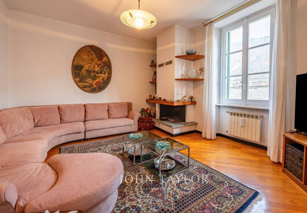 appartamento in vendita a Como in zona Como Centro