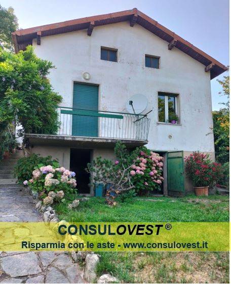 casa indipendente in vendita a Como in zona Civiglio