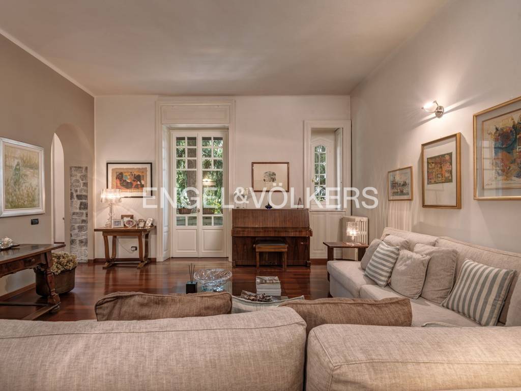 appartamento in vendita a Como in zona Valduce