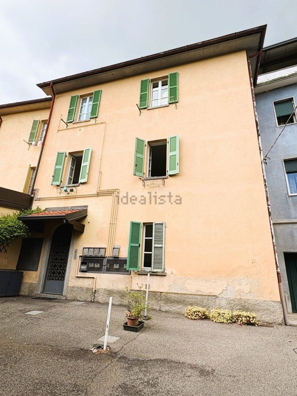 appartamento in vendita a Como in zona Lora
