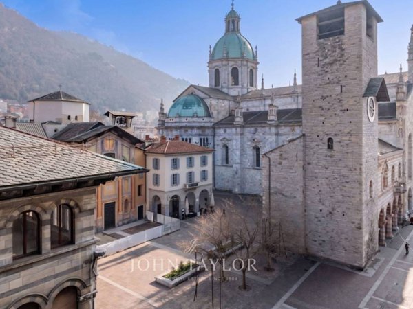 appartamento in vendita a Como in zona Como Centro