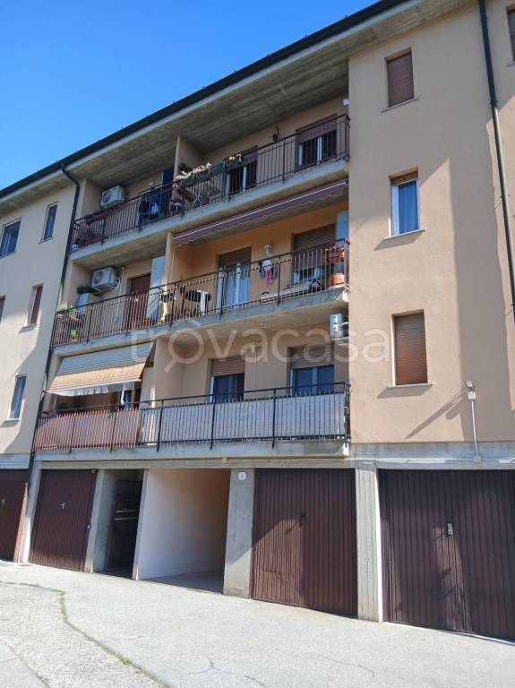 appartamento in vendita a Como in zona Prestino