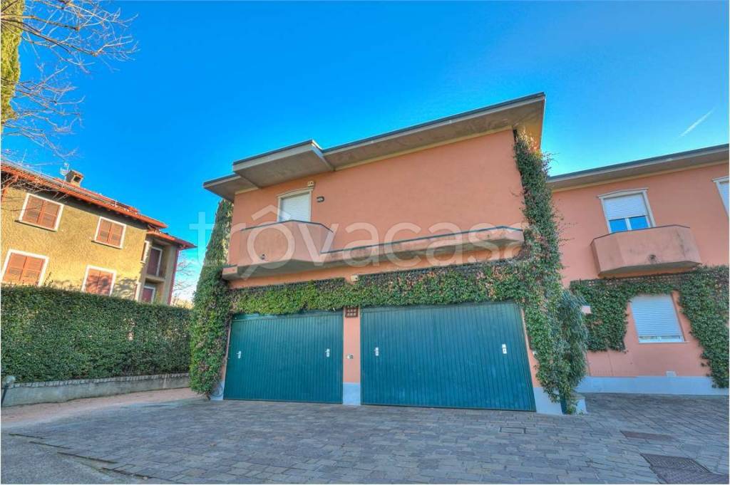 appartamento in vendita a Como in zona Salita dei Cappuccini