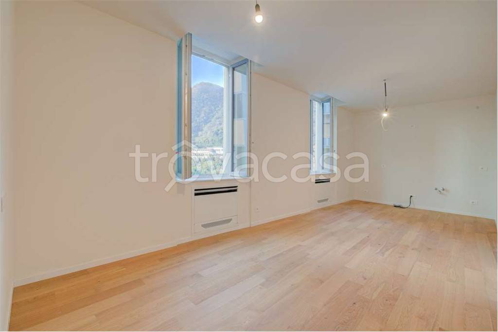 appartamento in vendita a Como in zona Borghi