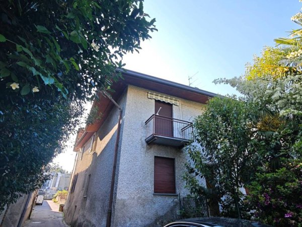 appartamento in vendita a Como in zona Rebbio