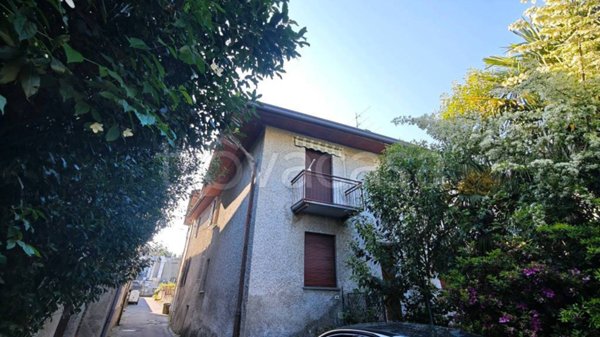 appartamento in vendita a Como in zona Rebbio