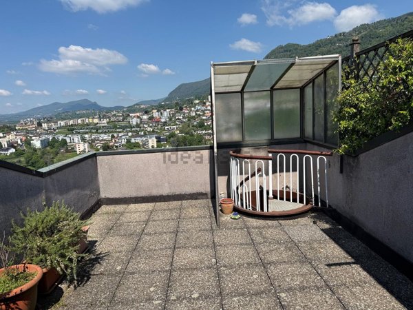 appartamento in vendita a Como in zona Sagnino