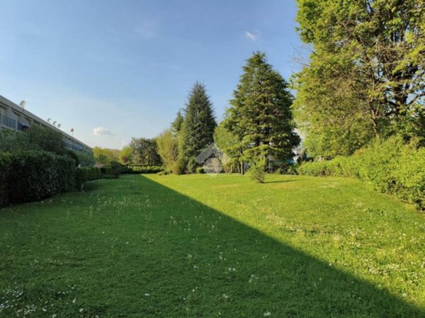appartamento in vendita a Como in zona Prestino