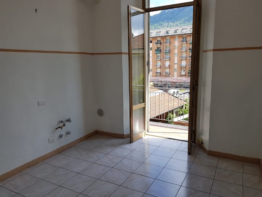 appartamento in vendita a Como in zona Como Centro