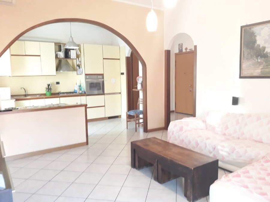 appartamento in vendita a Como in zona Como Centro