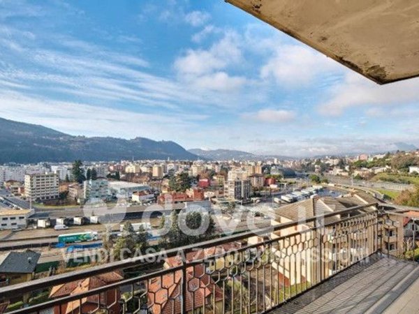 appartamento in vendita a Como in zona Tavernola