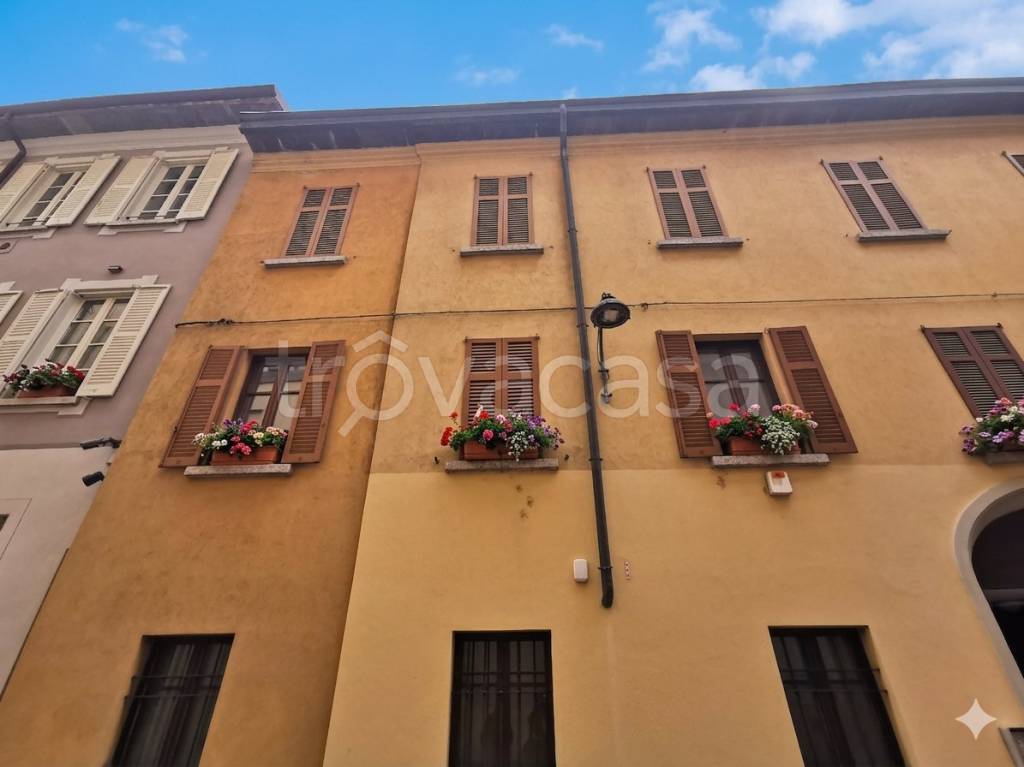 appartamento in vendita a Como in zona Como Centro