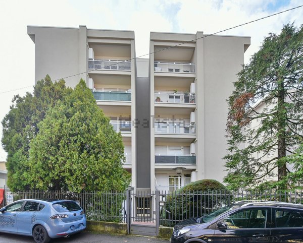 appartamento in vendita a Como in zona Albate