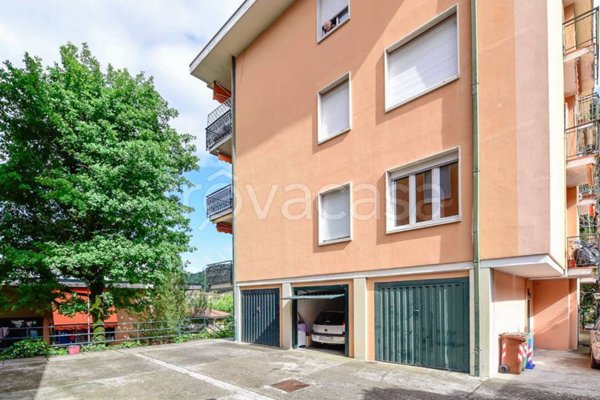 appartamento in vendita a Como in zona Muggiò