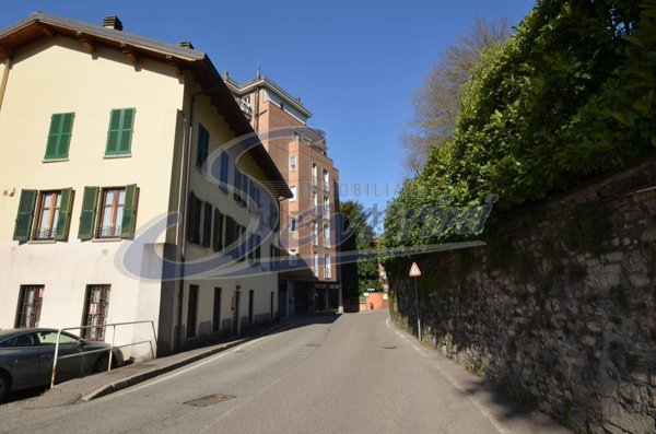 locale commerciale in vendita a Como