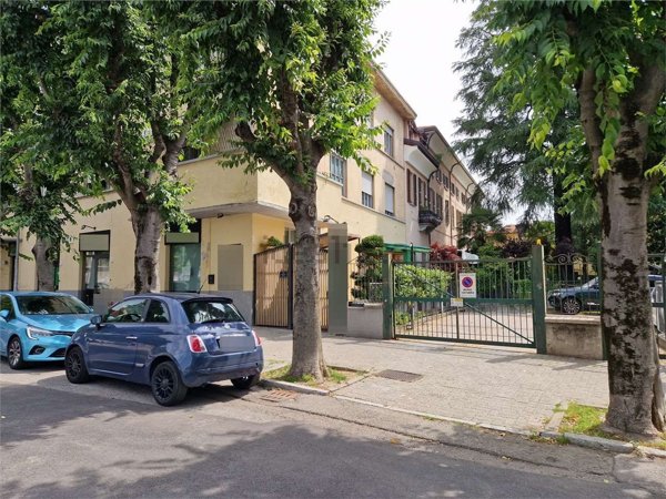 negozio in vendita a Como