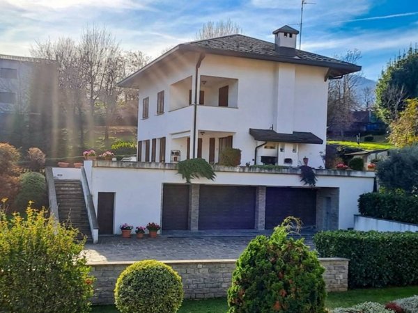casa indipendente in vendita a Como in zona Monte Olimpino