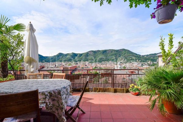 appartamento in vendita a Como in zona Valduce