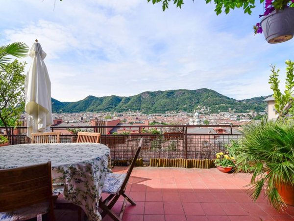 appartamento in vendita a Como in zona Valduce