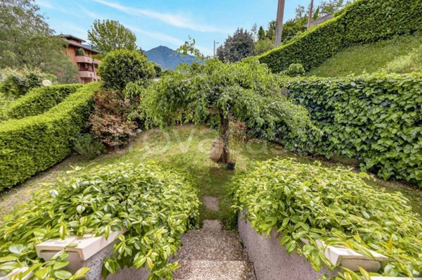 appartamento in vendita a Como in zona Tavernola