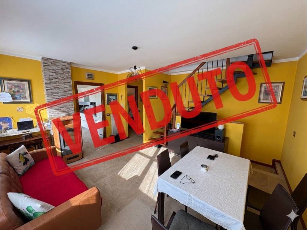 appartamento in vendita a Como in zona Prestino