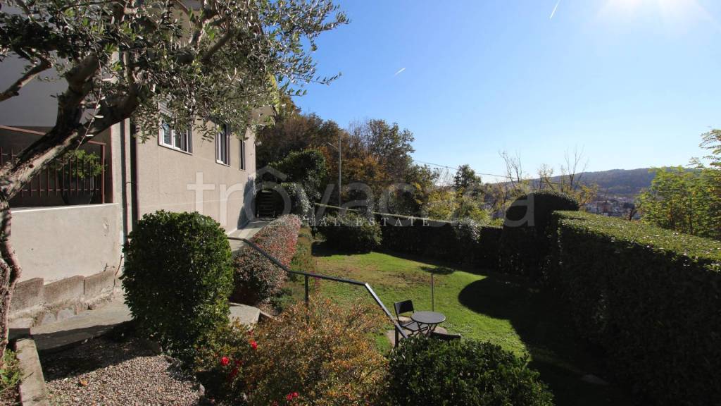 casa indipendente in vendita a Como in zona Garzola