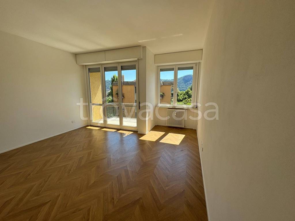 appartamento in vendita a Como in zona Valduce