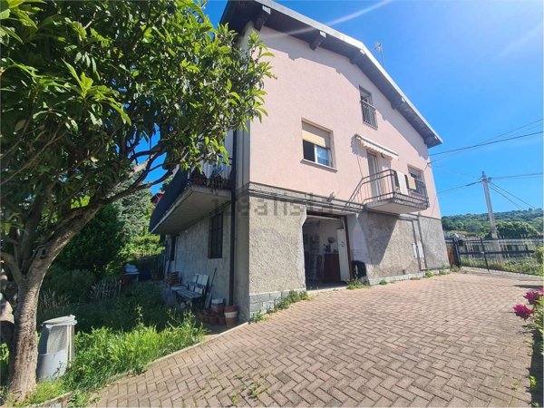 casa indipendente in vendita a Como in zona Albate