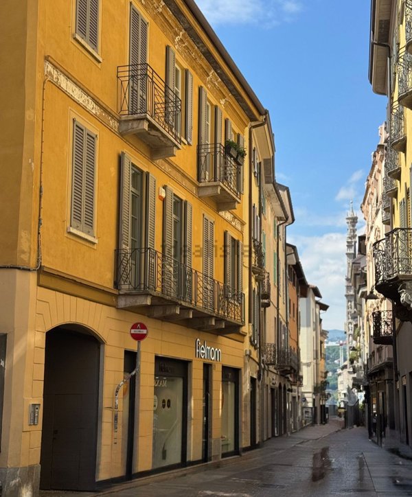 appartamento in vendita a Como in zona Como Centro