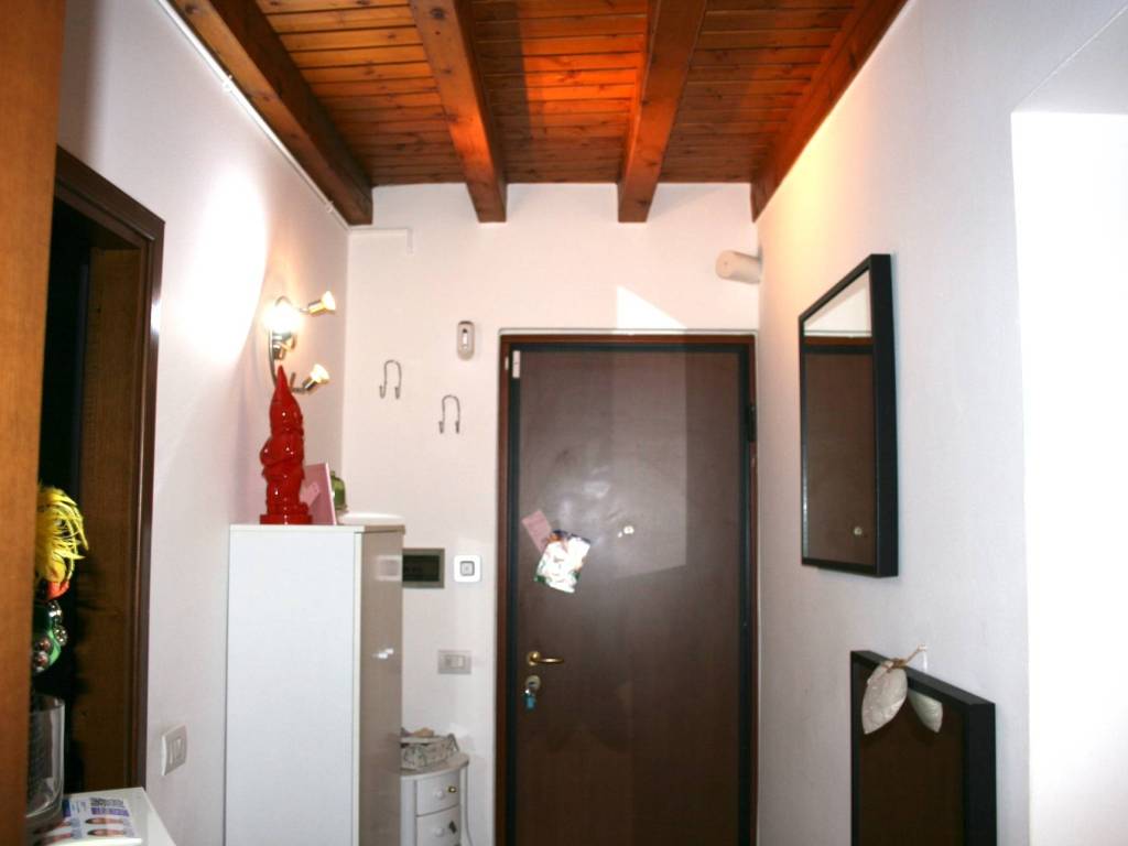 appartamento in vendita a Como in zona Borghi