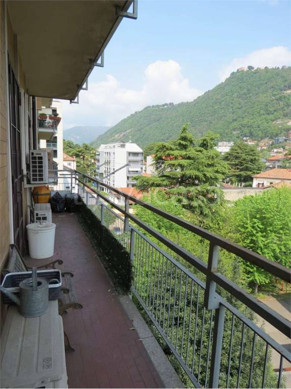 appartamento in vendita a Como in zona Borghi