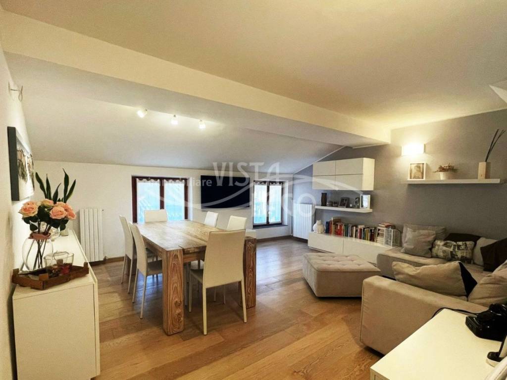 appartamento in vendita a Como in zona Como Centro