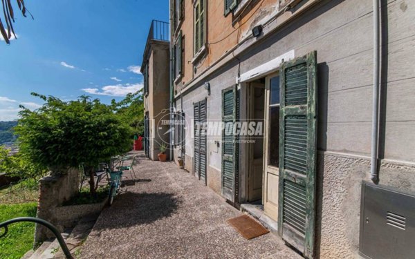 appartamento in vendita a Como in zona Garzola