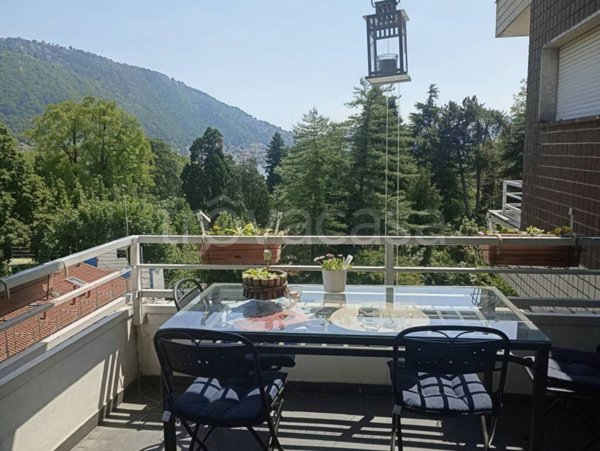 appartamento in vendita a Como in zona Villa Olmo