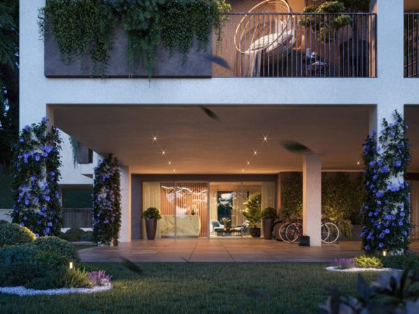 appartamento in vendita a Como in zona Borghi