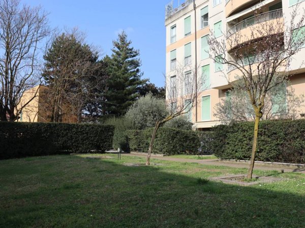 appartamento in vendita a Como in zona Rebbio