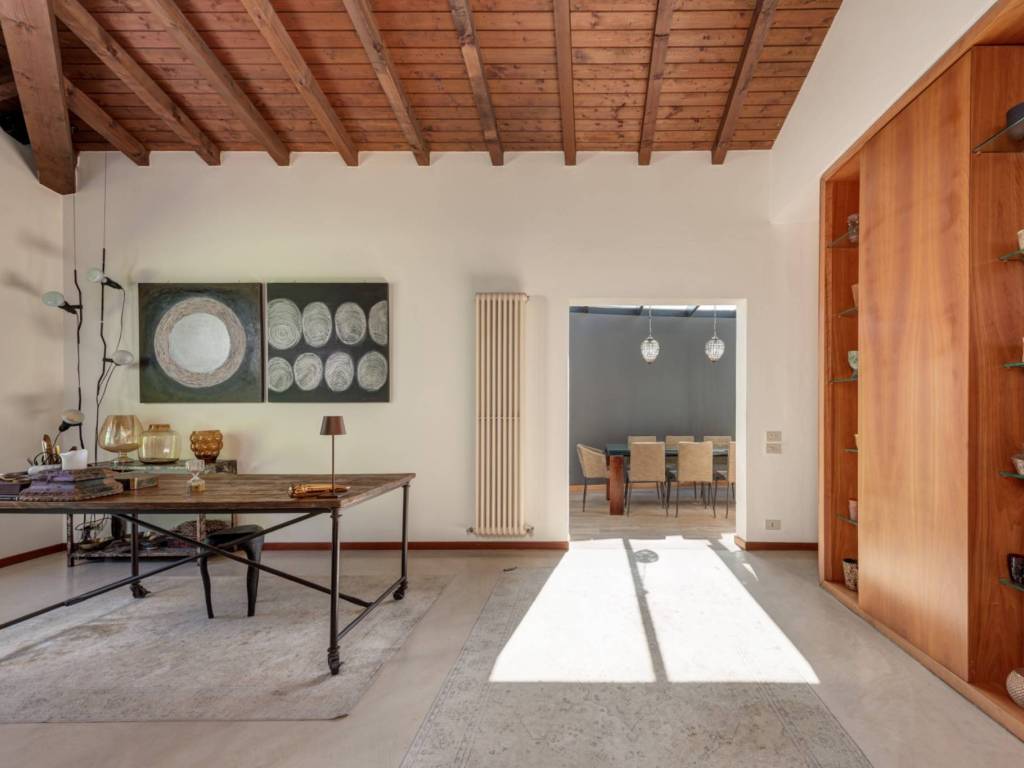 casa indipendente in vendita a Como in zona Civiglio