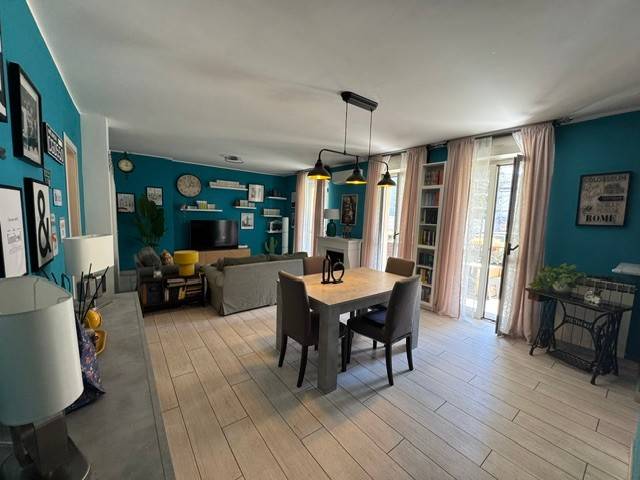 appartamento in vendita a Como in zona Lora