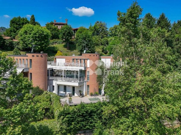 casa indipendente in vendita a Como in zona Lora