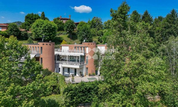 casa indipendente in vendita a Como in zona Salita dei Cappuccini